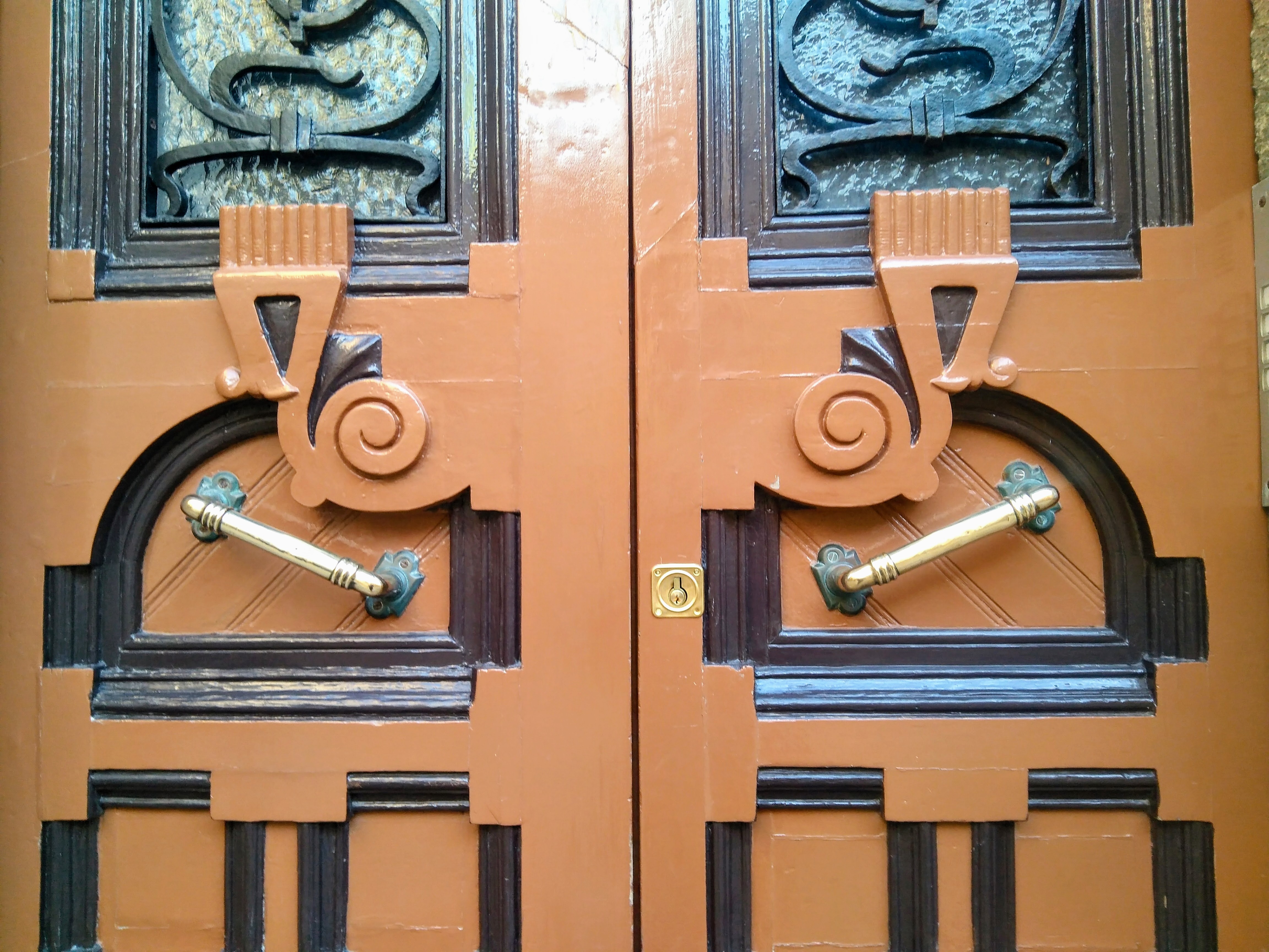 Ampliar: Detalle das Portas Ártabras, Sinagoga 22, Coruña